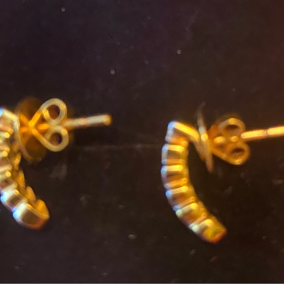 New Natural Diamond Heart Hoop Earrings in 18k Solid Gold - Picture 11 of 11